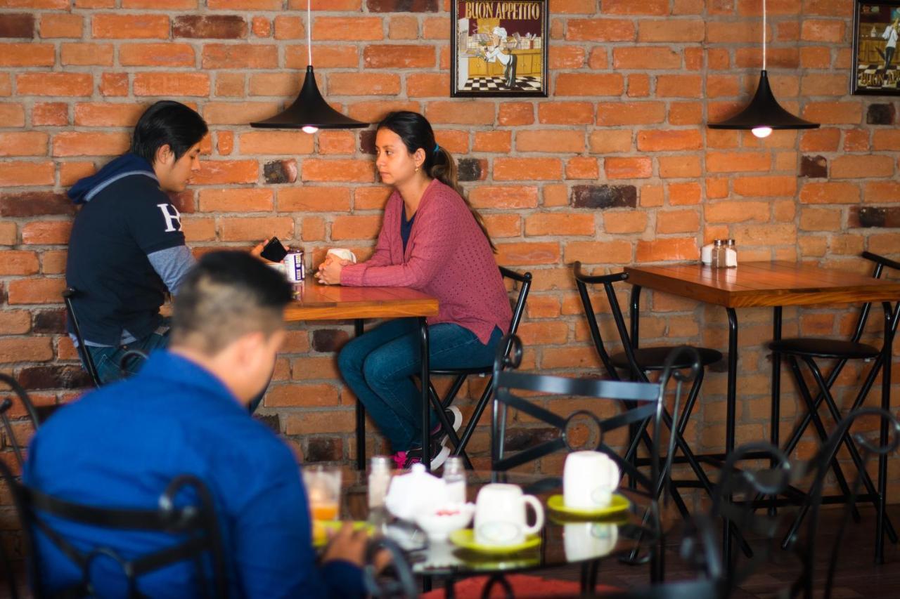 Hostal Capri Quito Bagian luar foto
