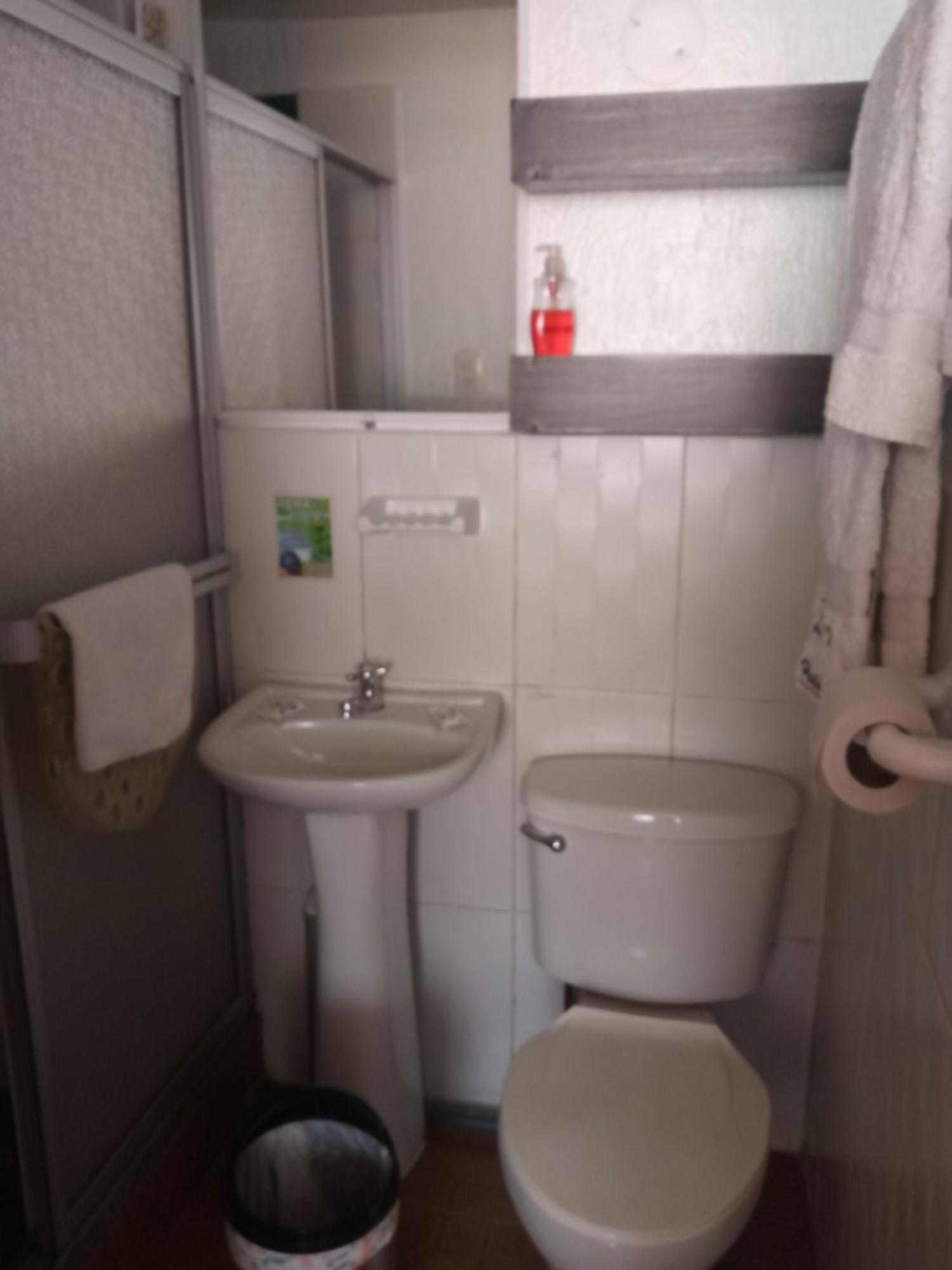 Hostal Capri Quito Bagian luar foto