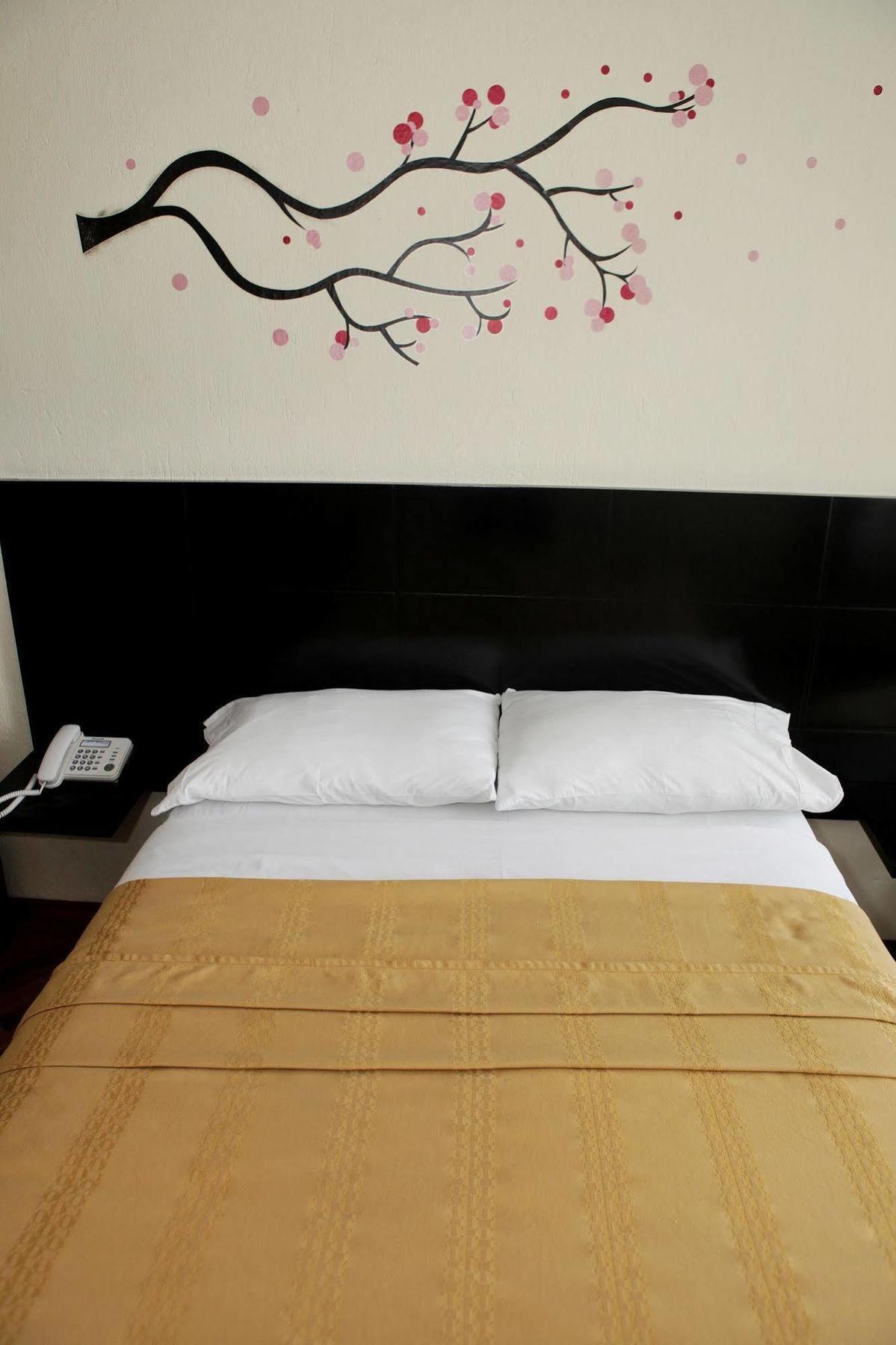 Hostal Capri Quito Bagian luar foto