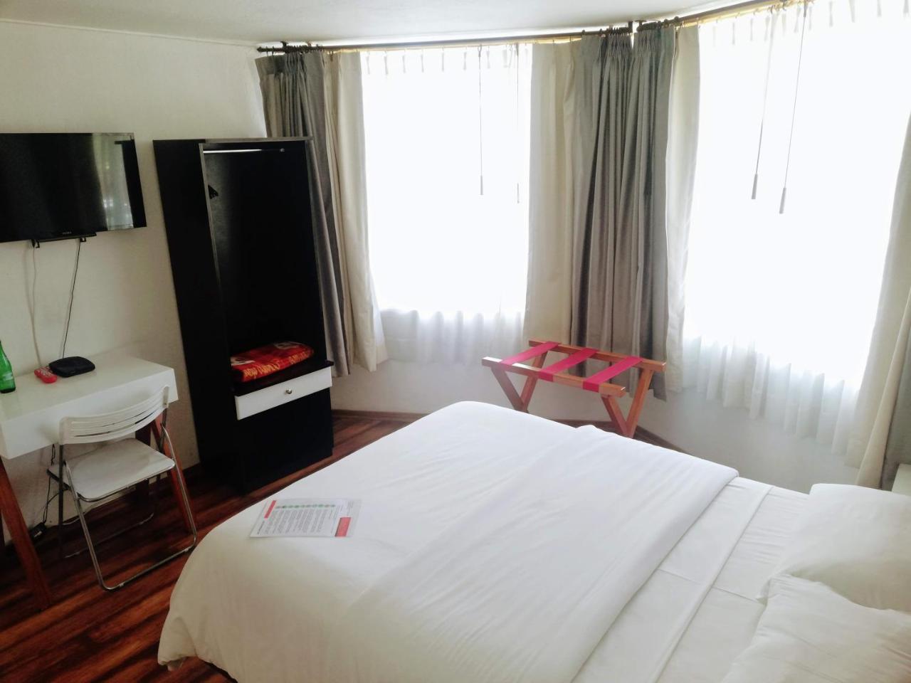 Hostal Capri Quito Bagian luar foto