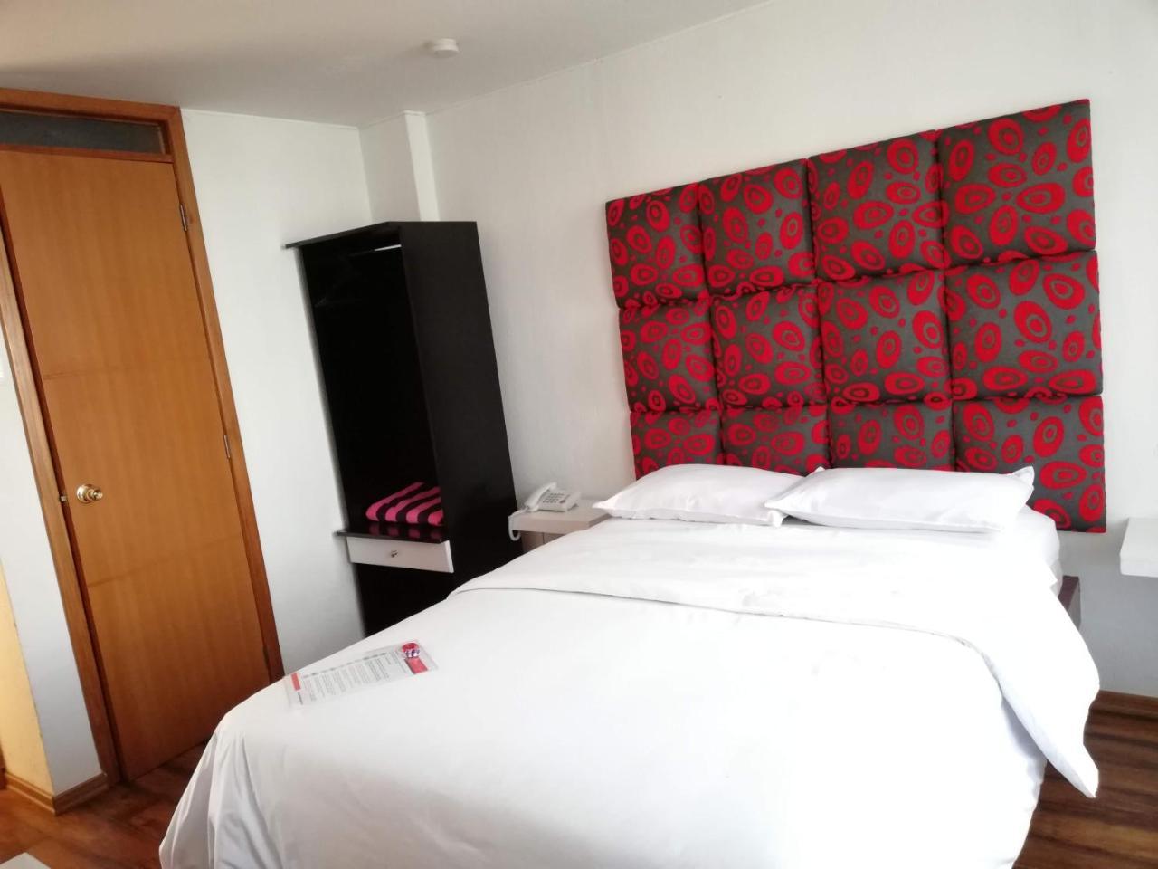 Hostal Capri Quito Bagian luar foto
