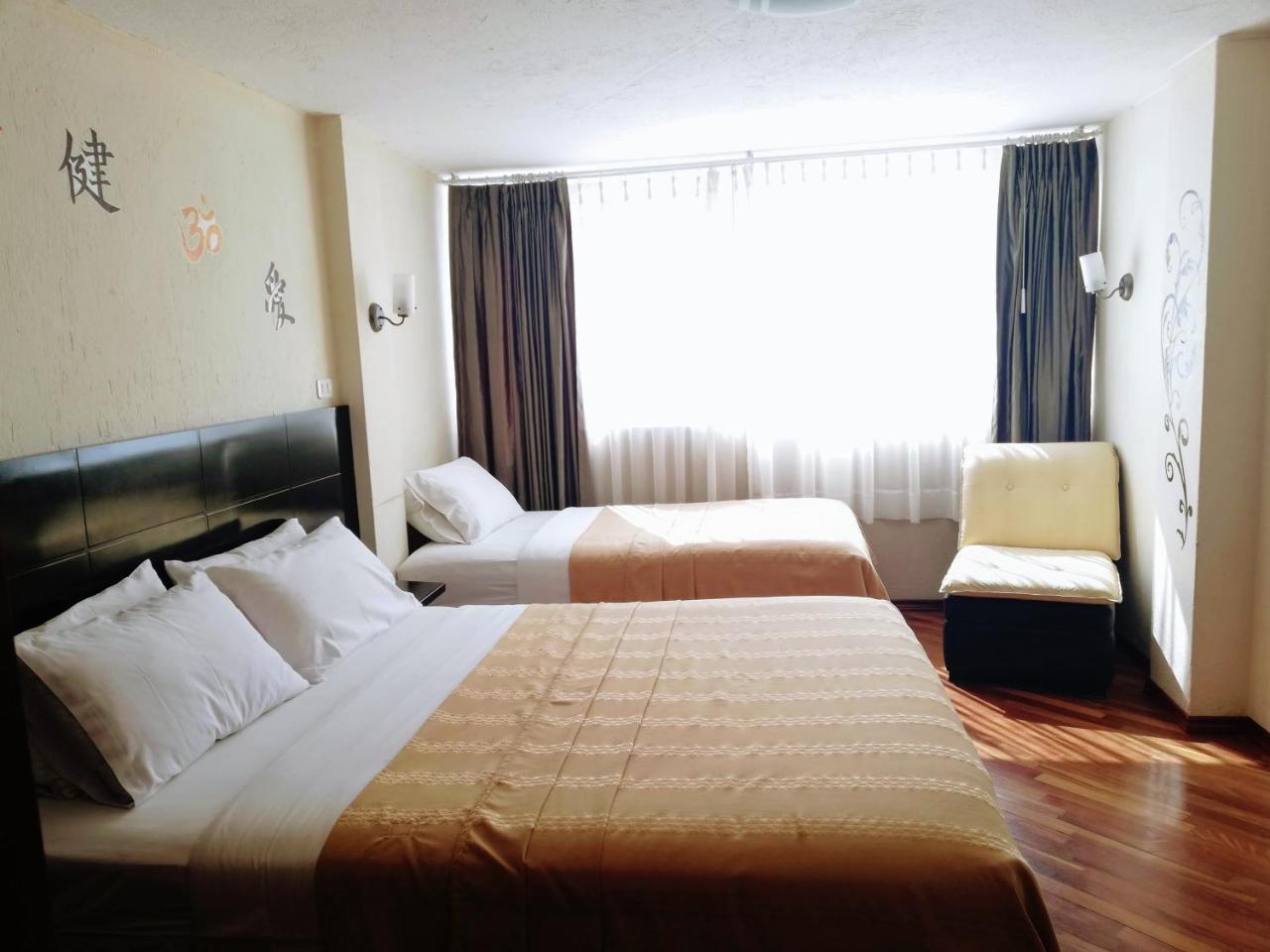 Hostal Capri Quito Bagian luar foto