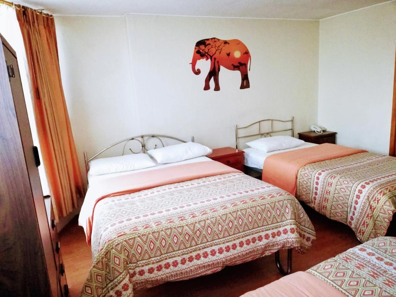 Hostal Capri Quito Bagian luar foto